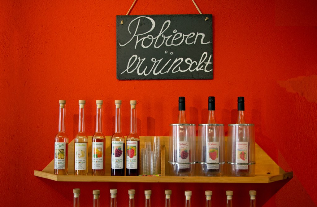 Obstbau Blanhof Edelbrände, Liköre und Secco: Probieren erwünscht